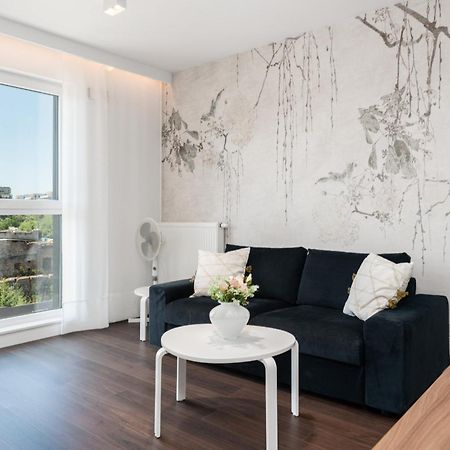 Stylish & Comfy Garbary Apartments With Parking By Noclegi Renters Poznan Bagian luar foto