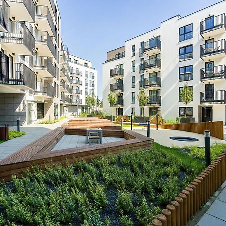 Stylish & Comfy Garbary Apartments With Parking By Noclegi Renters Poznan Bagian luar foto
