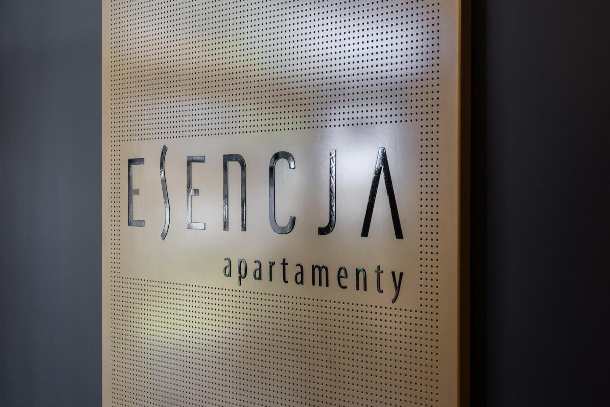 Stylish & Comfy Garbary Apartments With Parking By Noclegi Renters Poznan Bagian luar foto