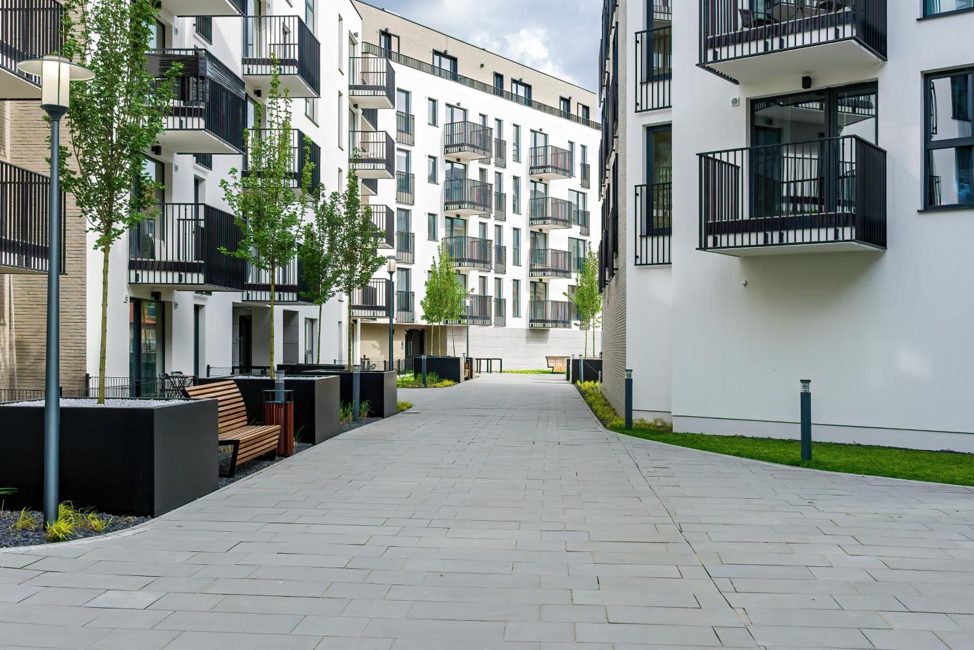 Stylish & Comfy Garbary Apartments With Parking By Noclegi Renters Poznan Bagian luar foto