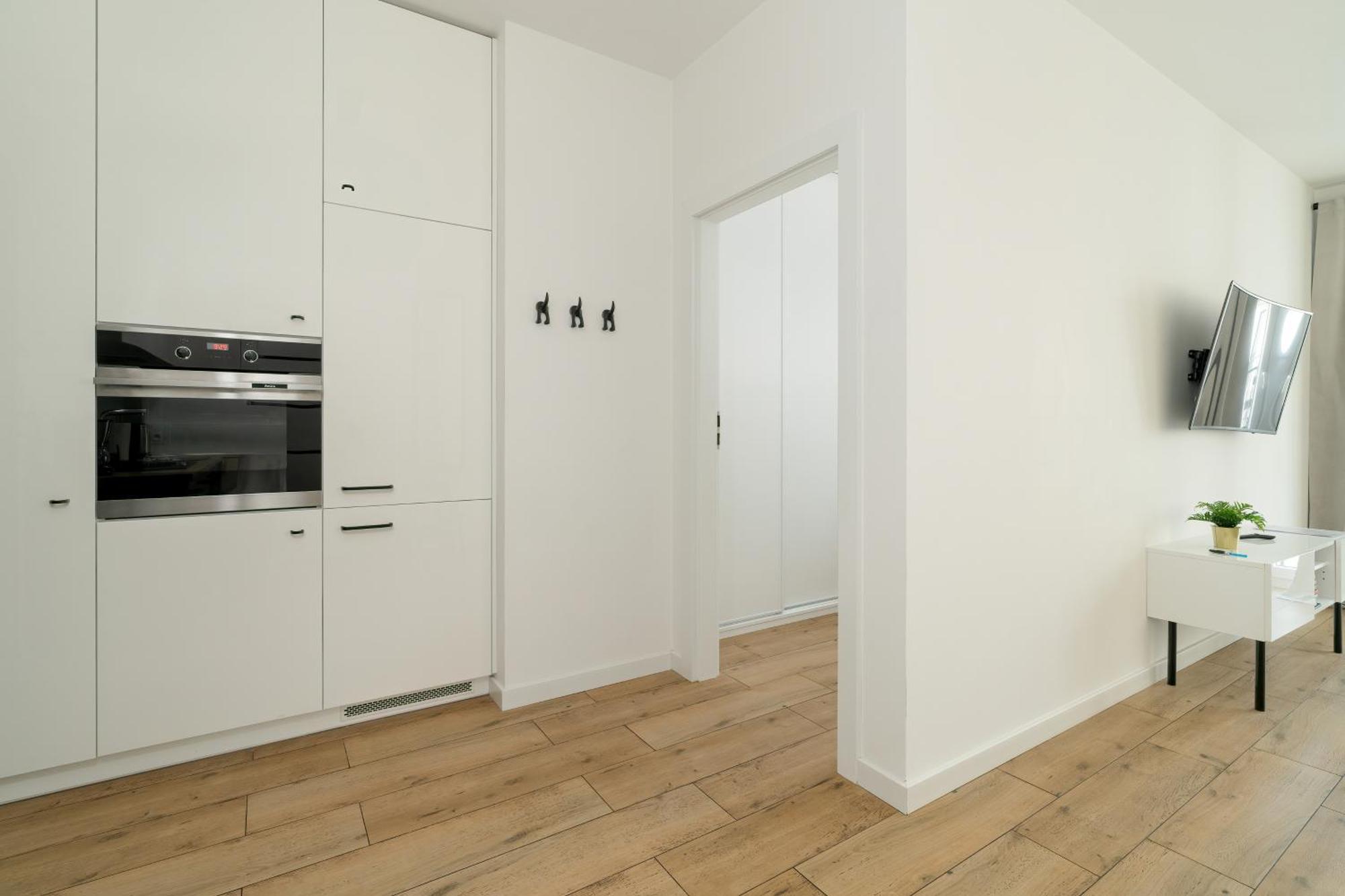 Stylish & Comfy Garbary Apartments With Parking By Noclegi Renters Poznan Bagian luar foto
