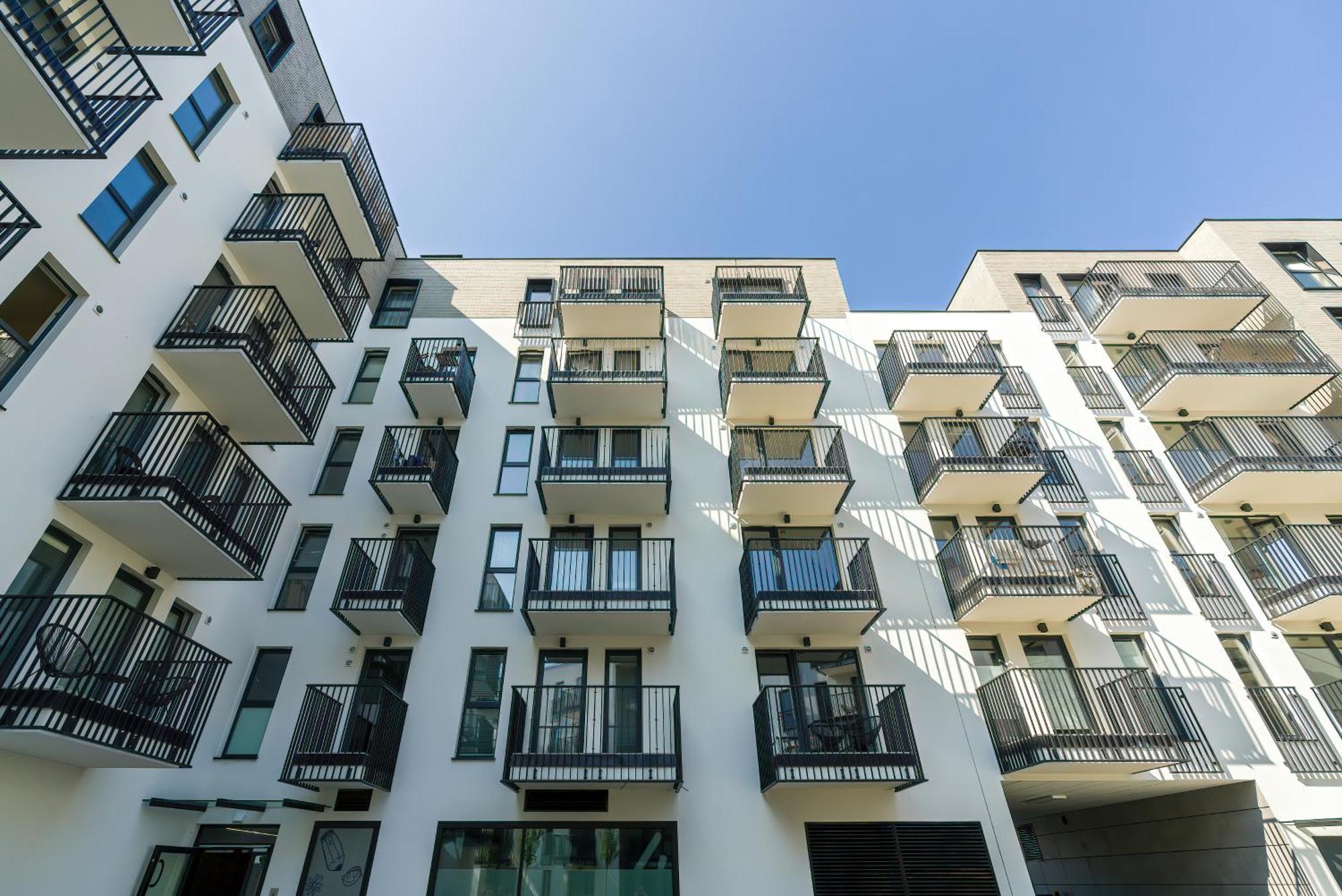 Stylish & Comfy Garbary Apartments With Parking By Noclegi Renters Poznan Bagian luar foto