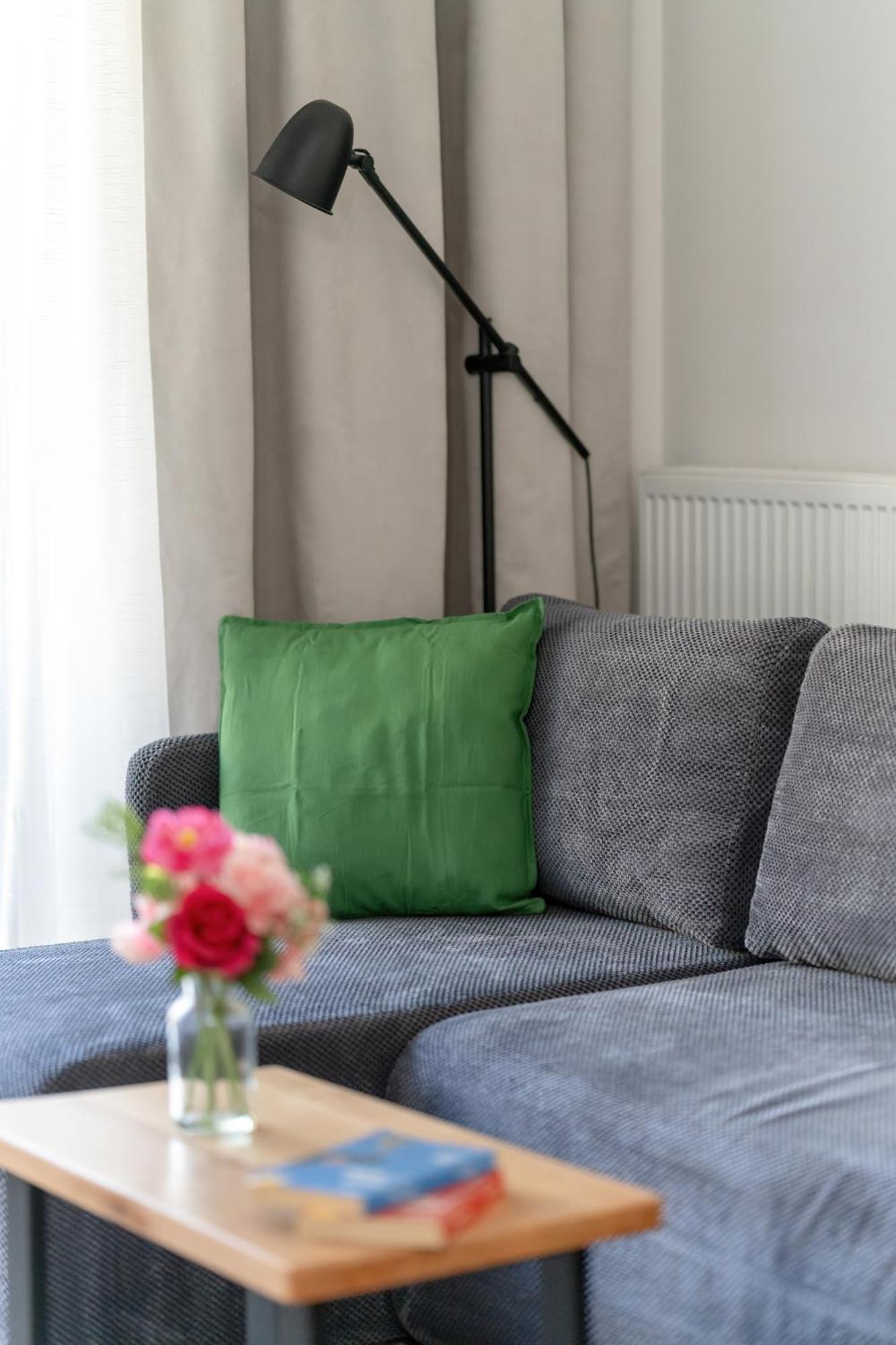 Stylish & Comfy Garbary Apartments With Parking By Noclegi Renters Poznan Bagian luar foto